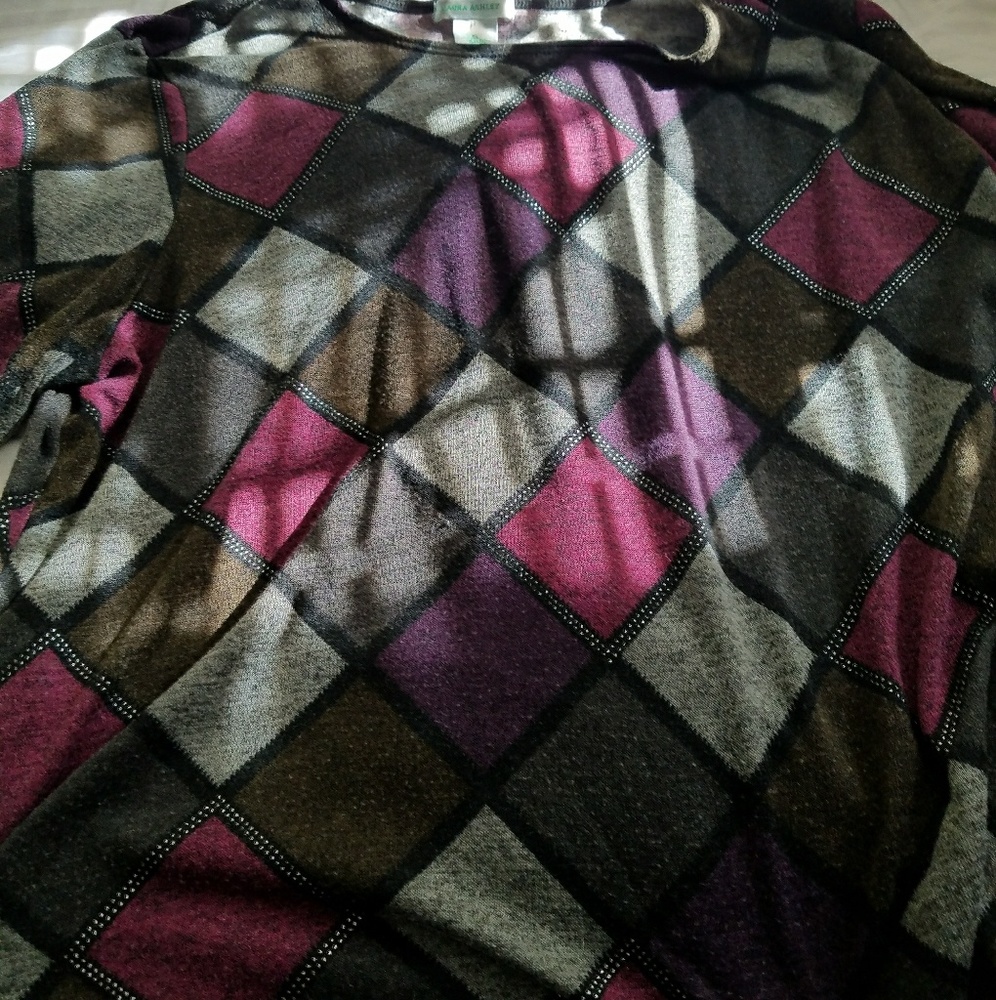 **final price** Laura Ashley geometric top